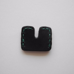 牛革 レザー 革 黒 ブラック キーカバー 鍵カバー（角－黒－緑） 1枚目の画像