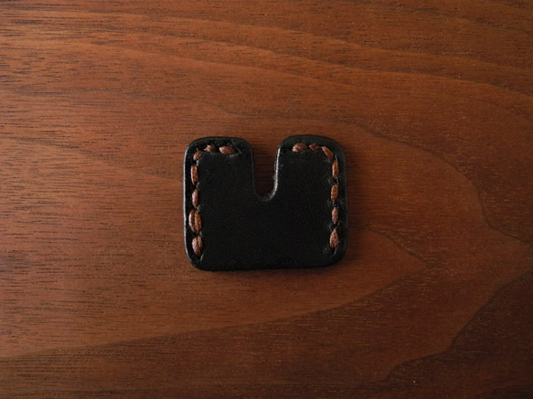 キーカバー 鍵カバー 牛革 レザー 黒 ブラック （角－黒－茶） 1枚目の画像