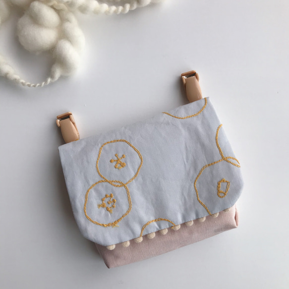 お花刺繍の移動ポケット☆女の子☆薄ピンク 1枚目の画像