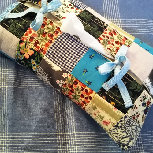 パッチワーク　ベッドカバー　リバティ　ハンドメイド リバティパッチワークA6手帳/文庫本カバー | iichi 日々の暮らしを