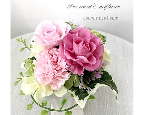ふんわりピンクのバラ&カーネーションのプリザーブドフラワー