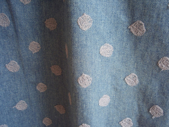 オールドデニム　ドット柄　裾斜めラウンド　フレアースカート 4枚目の画像