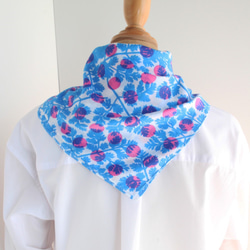 シルクのような綿サテン ふんわりハンカチスカーフ / ヤブジラミ 6枚目の画像