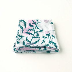 シルクのような綿サテン ふんわりハンカチスカーフ　／ アザミ 3枚目の画像