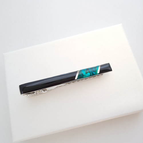 大人の男性に贈る エレガントに輝く天然シェルのターコイズブルー