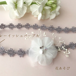ベビーヘアバンド♡ 白いお花とかすみ草 2枚目の画像