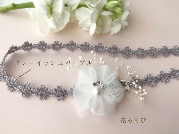 ベビーヘアバンド♡ 白いお花とかすみ草 2枚目の画像