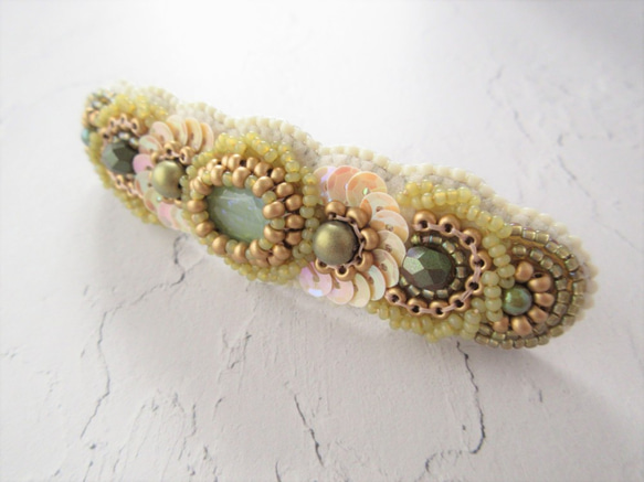 Hair accessory　バレッタ　ビーズ刺繍　（K1025) 4枚目の画像