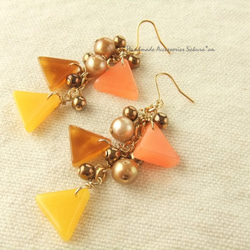 sold/Pierces or Earrings　△アクリル（P0764） 2枚目の画像