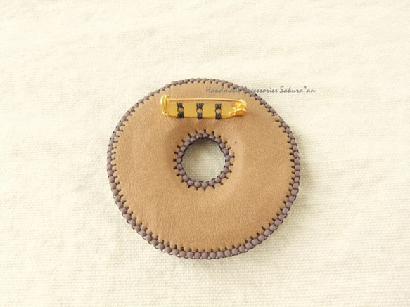 sold/Brooch　ビーズ刺繍　リース　purple（K0619) 3枚目の画像