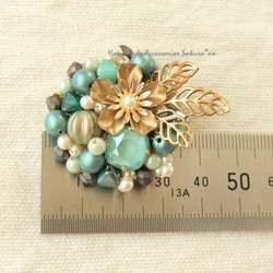 sold/Brooch　花　葉っぱ　クリスタルミントグリーン（K0645) 4枚目の画像