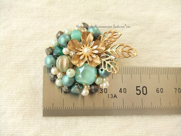 sold/Brooch　花　葉っぱ　クリスタルミントグリーン（K0645) 4枚目の画像