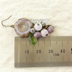 sold/Pierces or Earrings  チェコ　お花（P0809） 3枚目の画像