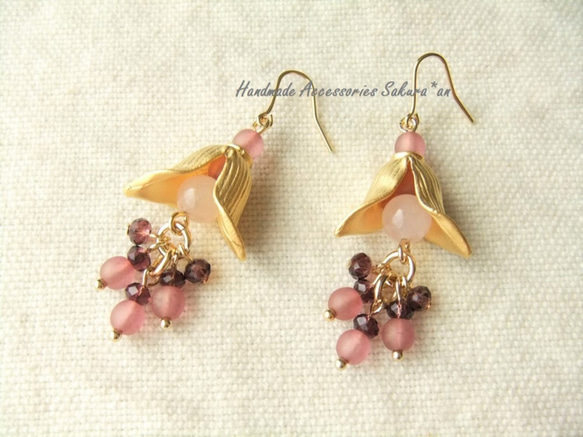 金具変更OK　Pierces or Earrings  ローズクォーツ　花（P0822） 1枚目の画像