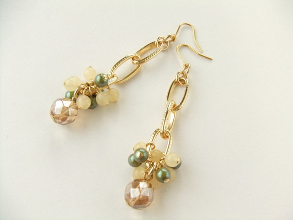 SALE　金具変更OK　Pierces or Earrings  クォーツ　ジェイド（P0847） 1枚目の画像