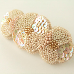 sold/Hair accessory　バレッタ　ビーズ刺繍　（K0749) 2枚目の画像