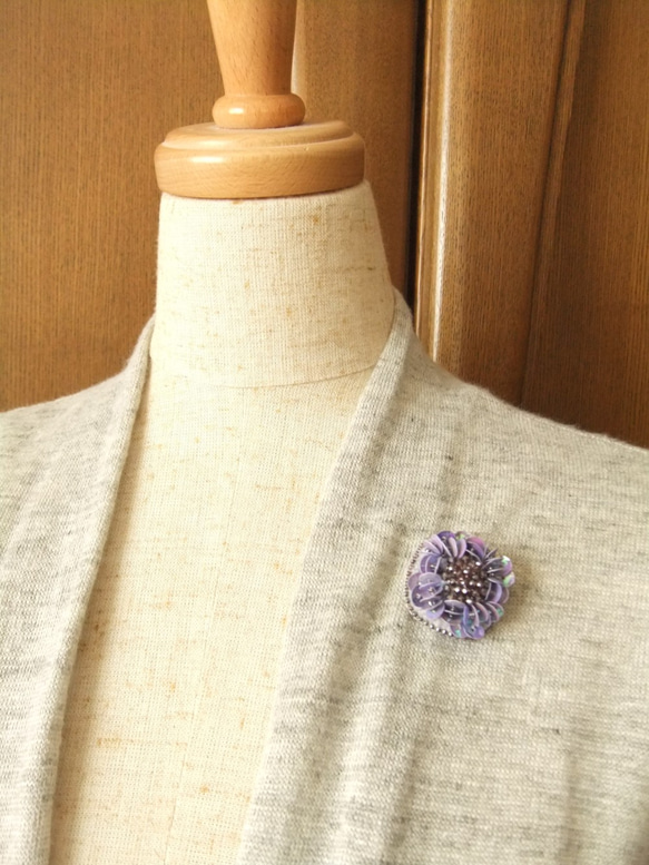 sold/Brooch　ビーズ刺繍　あじさい　purple（K0780) 4枚目の画像