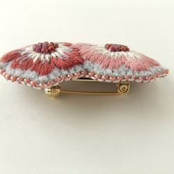 Brooch　ビーズ刺繍　お花　pink/red（K0781) 2枚目の画像