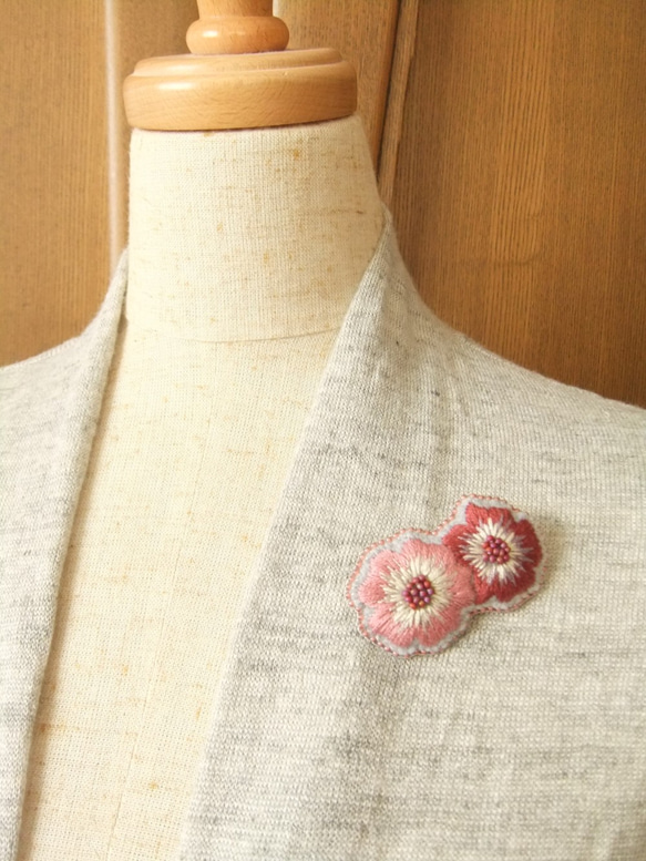 Brooch　ビーズ刺繍　お花　pink/red（K0781) 5枚目の画像