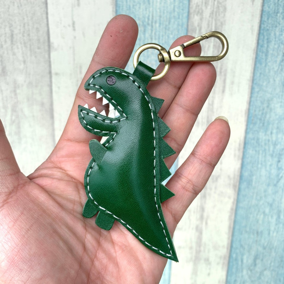 {Leatherprince 手工皮革} 台灣MIT 深綠色 可愛 小恐龍 純手工縫製 皮革 龍蝦釦鑰匙圈 第1張的照片