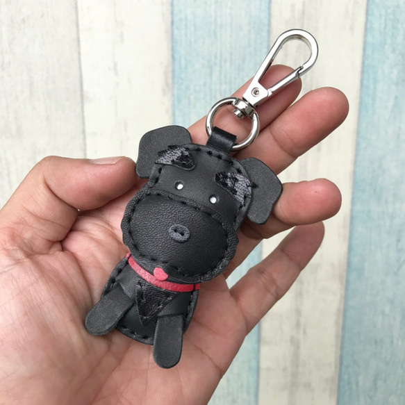 {Leatherprince手作りレザー}台湾MIT黒かわいいシュナウザー手作りの縫製レザーロブスタークラスプキーホルダー 1枚目の画像