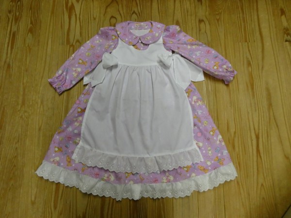 エプロンワンピース　サイズ110　(11-87)