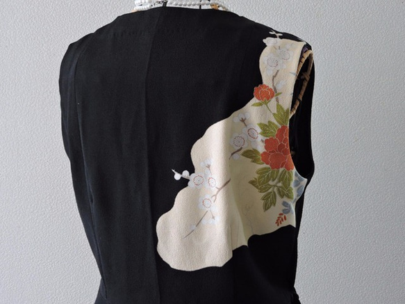 着物リメイク：留袖のカシュクールセットアップ（鳥と花） 5枚目の画像