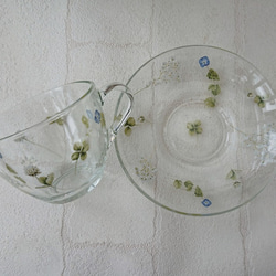 四つ葉のクローバーが揺れる♪ガラスのカップ＆ソーサー 3枚目の画像