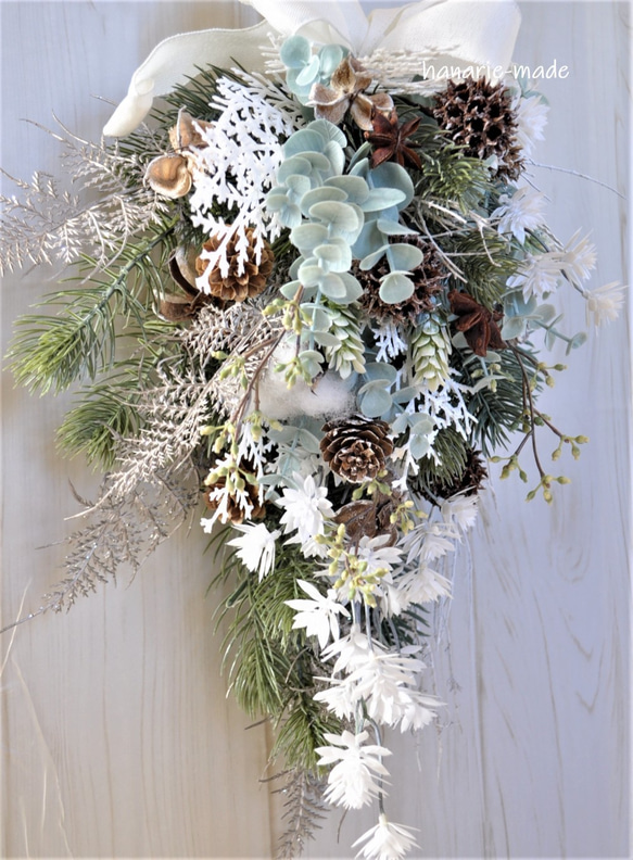 snow flower 　白い小枝をそえて　スワッグ：木の実　アンバーバーム　コニファー　白　リボン　 10枚目の画像