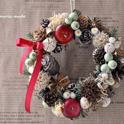 mini-wreath　18cm：赤いリンゴとグリーンベリーのリース 3枚目の画像