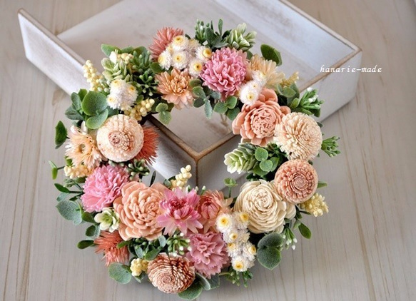 ｓサイズ　pink sola flowers wreath：ピンクのカーネーション 1枚目の画像