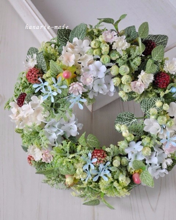 Sｻｲｽﾞ小花と実とフランボワーズ：wreath 2枚目の画像