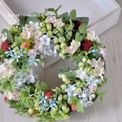 Sｻｲｽﾞ小花と実とフランボワーズ：wreath 3枚目の画像