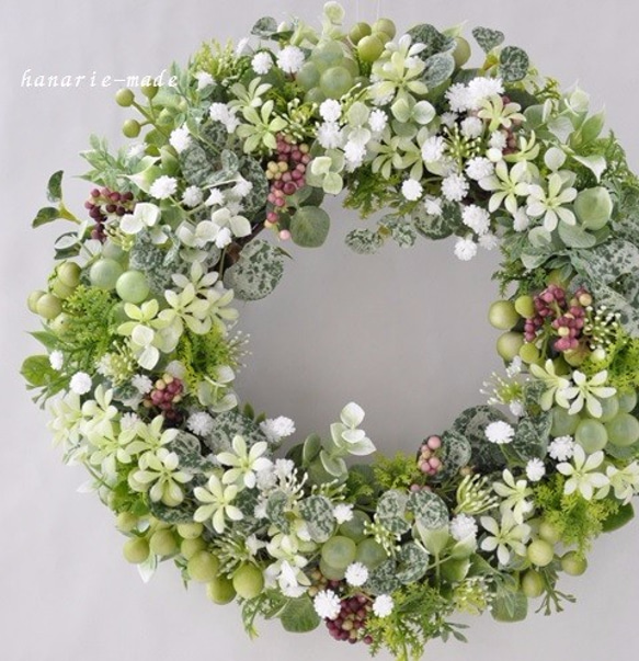 white baby's breath & purple berry：wreath 2枚目の画像