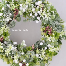 white baby's breath & purple berry：wreath 4枚目の画像