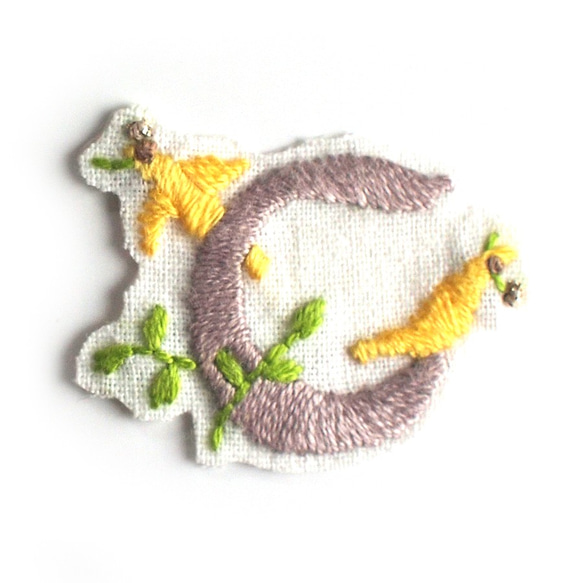 手工刺繡貼花“C”紫羅蘭色 第1張的照片