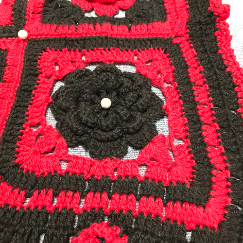 赤薔薇×黒薔薇 ブランケット正方形 膝掛け 手編み ウール100%＊正方形