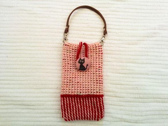 手編みミニバッグ　赤×生成り　猫ボタン 1枚目の画像