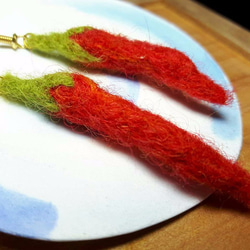 Hand made wool felt earring 手作羊毛氈耳環 第1張的照片