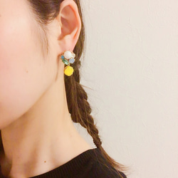 marine yellow bijou pierce 2枚目の画像