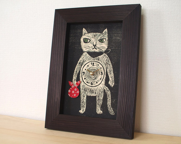 おさのなおこ　木版画　杉　猫の腹時計　掛け時計　置き時計 木版画の時計『腹時計』（風呂敷/花柄） 掛け時計・置き時計 おさの