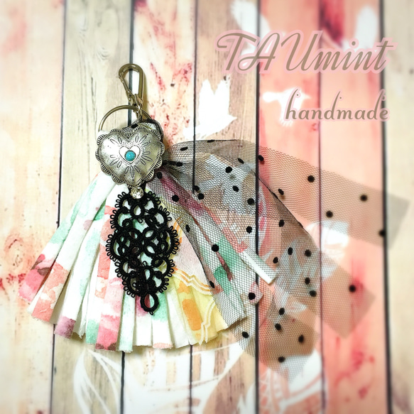 Pastel × Black❁タティングレースコラボ❁タッセルキーホルダー❁ハートコンチョ❤︎ 1枚目の画像