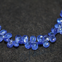 Tanzanite Faceted Pear Shape Briolettes Beads / 4x6-5x7 mm 2枚目の画像