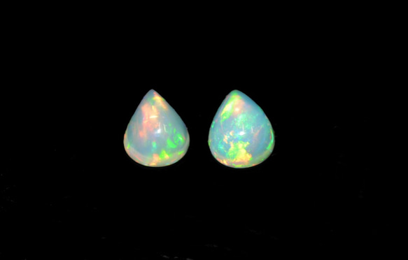 ETHIOPIAN OPAL Pear Cabochon / 2 piece / 7x9 mm 1枚目の画像