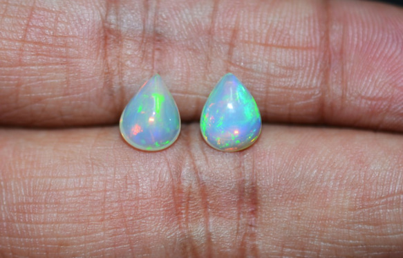 ETHIOPIAN OPAL Pear Cabochon / 2 piece / 7x9 mm 3枚目の画像