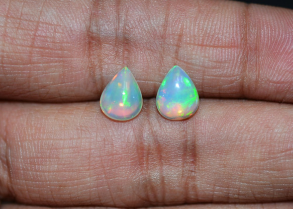 ETHIOPIAN OPAL Pear Cabochon / 2 piece / 7x9 mm 4枚目の画像