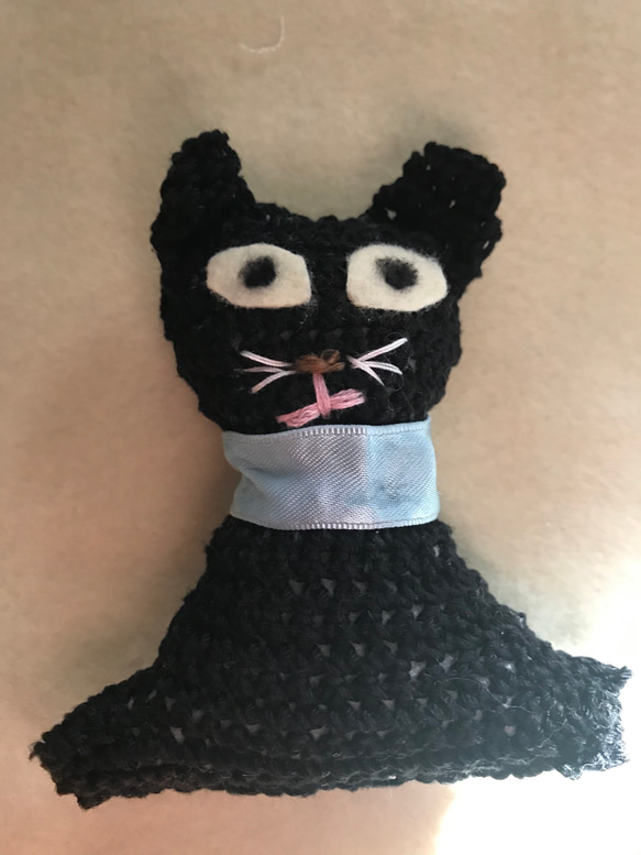 ドラ猫編みぐるみ　黒猫鍵しっぽ 1枚目の画像