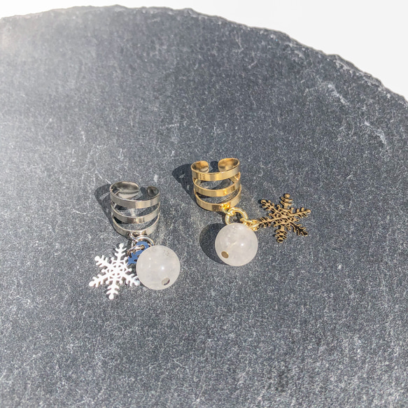 初雪の日に(アイスクォーツ) | 天然石 クール 冬 イヤーカフ ゴールド シルバー 1枚目の画像