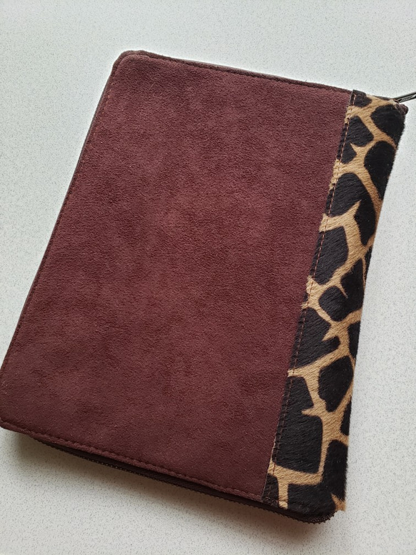 ジラフハラコ×チョコピンクのスケジュール手帳カバーA5 3枚目の画像