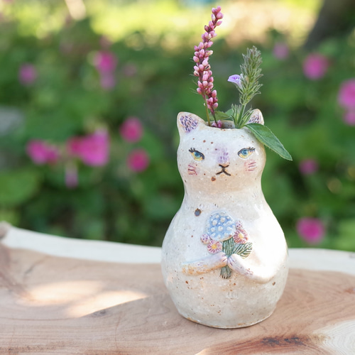 花束を持った 白猫ミニ花瓶 一輪挿し 一輪挿し・花瓶・花器 けいすいが